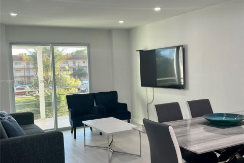 Condo in Sunrise, Florida, 1 bedroom  № 2043315