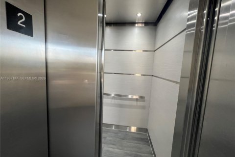 Condo in Sunrise, Florida, 1 bedroom  № 2043315 - photo 19