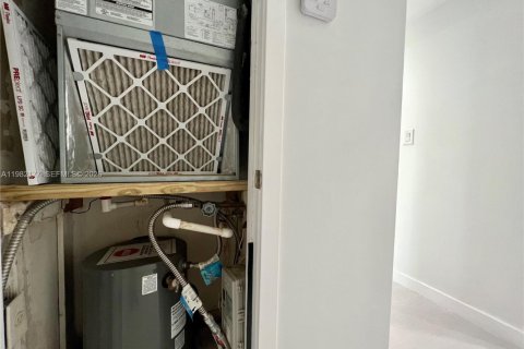 Condo in Sunrise, Florida, 1 bedroom  № 2043315 - photo 18