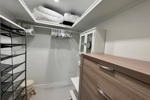 Condo in Sunrise, Florida, 1 bedroom  № 2043315 - photo 14