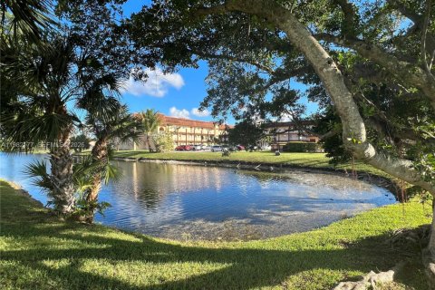 Condo in Sunrise, Florida, 1 bedroom  № 2043315 - photo 21