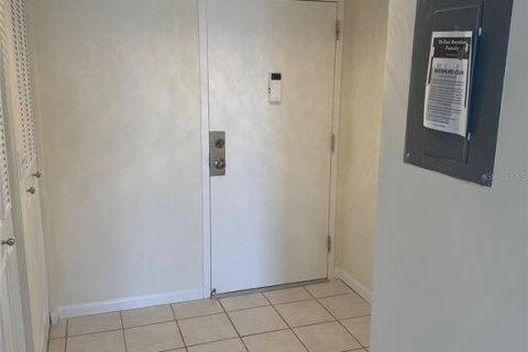 Condo in Daytona Beach, Florida, 2 bedrooms № 2098540 - photo 13