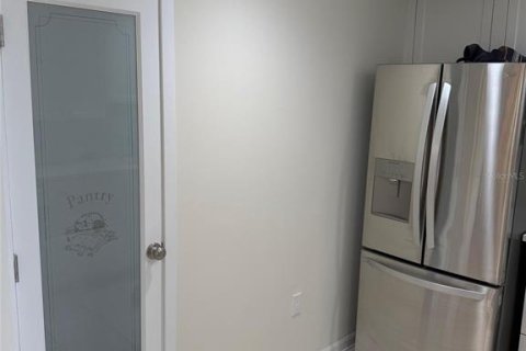Condo in Daytona Beach, Florida, 2 bedrooms № 2098540 - photo 18
