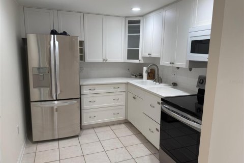 Condo in Daytona Beach, Florida, 2 bedrooms № 2098540 - photo 17