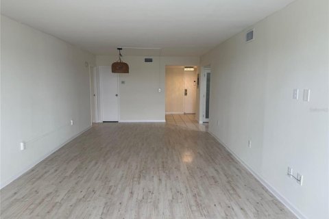 Condo in Daytona Beach, Florida, 2 bedrooms № 2098540 - photo 20