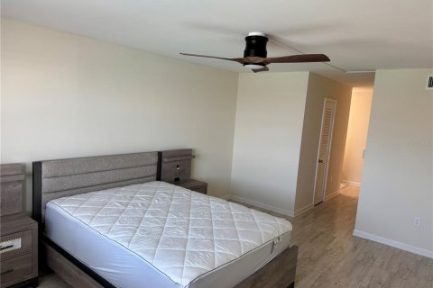 Condo in Daytona Beach, Florida, 2 bedrooms № 2098540 - photo 25