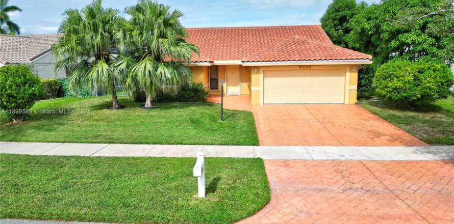 Villa ou maison à Davie, Floride 3 chambres, 161.65 m2 № 1965949