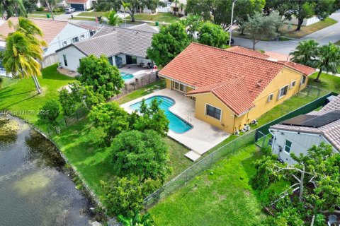 Villa ou maison à vendre à Davie, Floride: 3 chambres, 161.65 m2 № 1965949 - photo 7