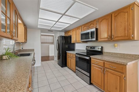 Casa en venta en Seffner, Florida, 4 dormitorios, 223.99 m2 № 2386278 - foto 19