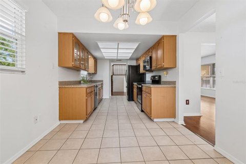 Casa en venta en Seffner, Florida, 4 dormitorios, 223.99 m2 № 2386278 - foto 18