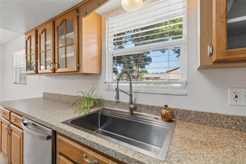 Casa en venta en Seffner, Florida, 4 dormitorios, 223.99 m2 № 2386278 - foto 22
