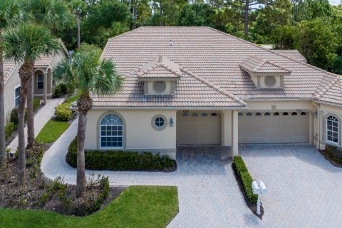 Townhouse in Port St. Lucie, Florida 3 bedrooms, 141.86 sq.m. № 2192355