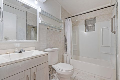 House in Fort Lauderdale, Florida 2 bedrooms, 75.81 sq.m. № 1892584 - photo 14