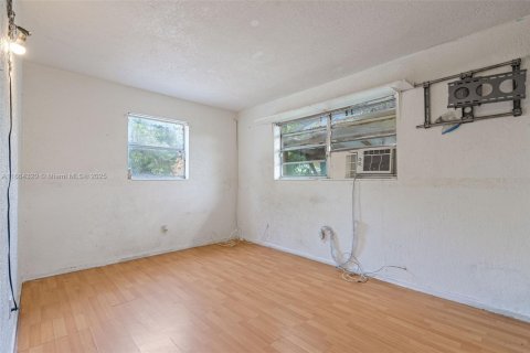 House in Fort Lauderdale, Florida 2 bedrooms, 75.81 sq.m. № 1892584 - photo 12