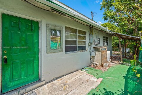 House in Fort Lauderdale, Florida 2 bedrooms, 75.81 sq.m. № 1892584 - photo 3