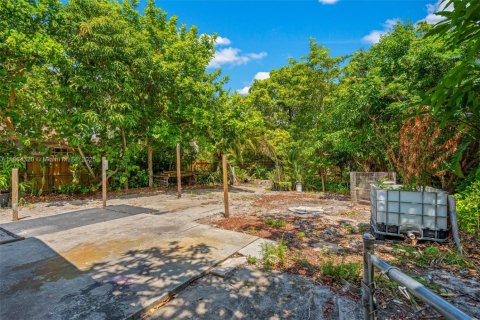 House in Fort Lauderdale, Florida 2 bedrooms, 75.81 sq.m. № 1892584 - photo 17