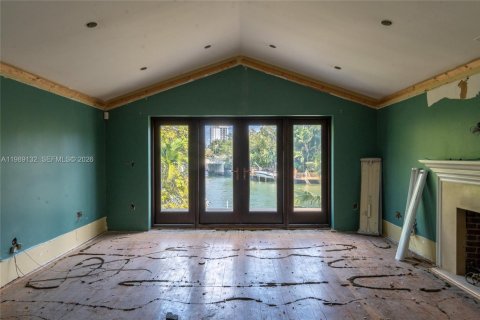 Casa en venta en Miami Beach, Florida, 6 dormitorios, 536.51 m2 № 2062289 - foto 9