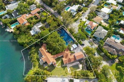 Casa en venta en Miami Beach, Florida, 6 dormitorios, 536.51 m2 № 2062289 - foto 2