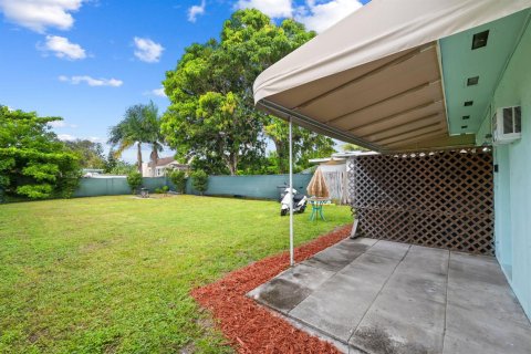Immobilier commercial à vendre à Hollywood, Floride: 88.91 m2 № 2439225 - photo 11