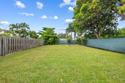 Immobilier commercial à vendre à Hollywood, Floride: 88.91 m2 № 2439225 - photo 12