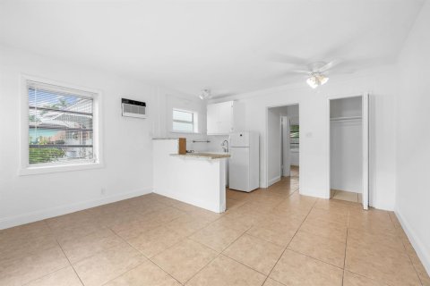 Immobilier commercial à vendre à Hollywood, Floride: 88.91 m2 № 2439225 - photo 4