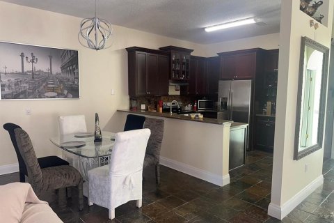 Touwnhouse à vendre à Kissimmee, Floride: 3 chambres, 160.54 m2 № 1852627 - photo 7