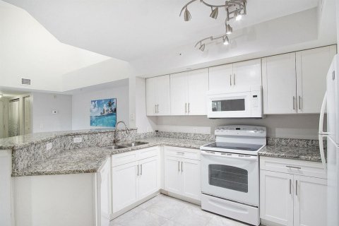 Купить кондоминиум в Уэст-Палм-Бич, Флорида 6 комнат, 120.77м2, № 2083047 - фото 9