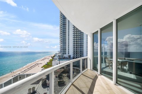 Condominio en venta en Sunny Isles Beach, Florida, 3 dormitorios, 257.15 m2 № 2034762 - foto 5