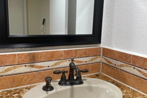 Снять в аренду кондоминиум в Хайалиа, Флорида 2 спальни, 89.19м2, № 2005409 - фото 11