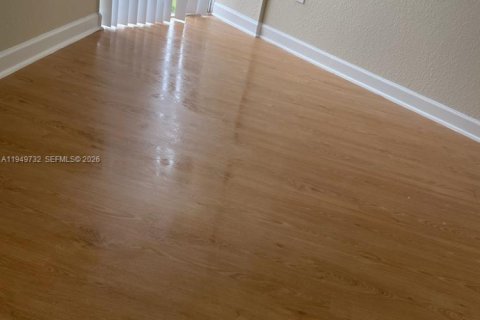 Снять в аренду кондоминиум в Хайалиа, Флорида 2 спальни, 89.19м2, № 2005409 - фото 5