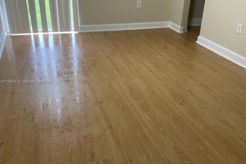 Снять в аренду кондоминиум в Хайалиа, Флорида 2 спальни, 89.19м2, № 2005409 - фото 10