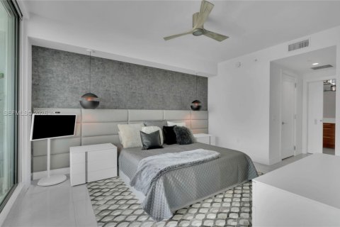 Condo in Fort Lauderdale, Florida, 3 bedrooms  № 2059946 - photo 12