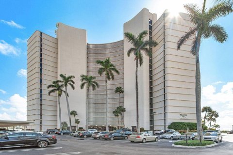 Copropriété à louer à West Palm Beach, Floride: 2 chambres, 137.03 m2 № 1227676 - photo 1