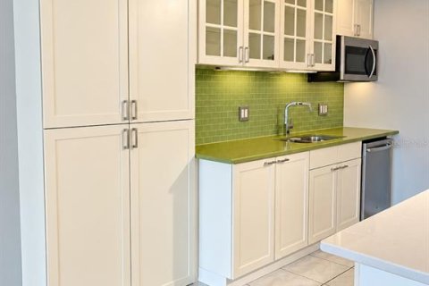 Copropriété à louer à Clearwater, Floride: 2 chambres, 97.55 m2 № 2391183 - photo 2
