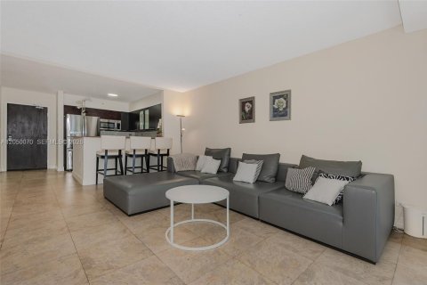 Copropriété à louer à Miami Beach, Floride: 2 chambres, 99.31 m2 № 2252129 - photo 4