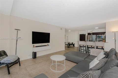 Copropriété à louer à Miami Beach, Floride: 2 chambres, 99.31 m2 № 2252129 - photo 5