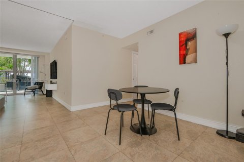 Copropriété à louer à Miami Beach, Floride: 2 chambres, 99.31 m2 № 2252129 - photo 13