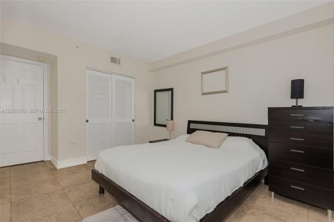 Copropriété à louer à Miami Beach, Floride: 2 chambres, 99.31 m2 № 2252129 - photo 18