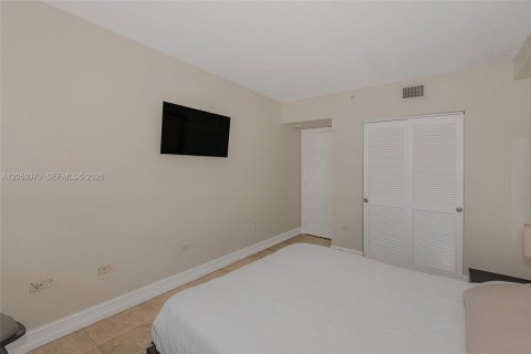 Copropriété à louer à Miami Beach, Floride: 2 chambres, 99.31 m2 № 2252129 - photo 19