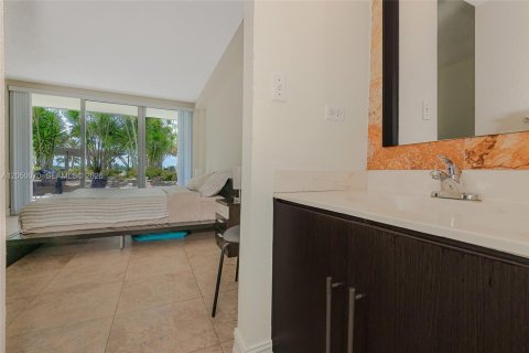 Copropriété à louer à Miami Beach, Floride: 2 chambres, 99.31 m2 № 2252129 - photo 27