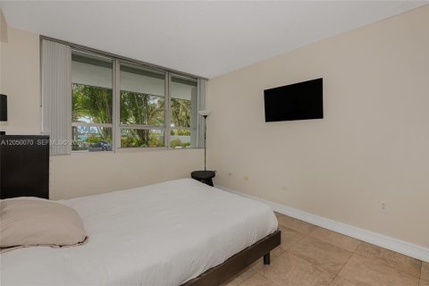 Copropriété à louer à Miami Beach, Floride: 2 chambres, 99.31 m2 № 2252129 - photo 17