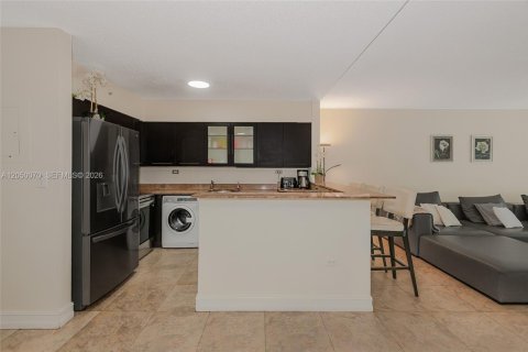 Copropriété à louer à Miami Beach, Floride: 2 chambres, 99.31 m2 № 2252129 - photo 8