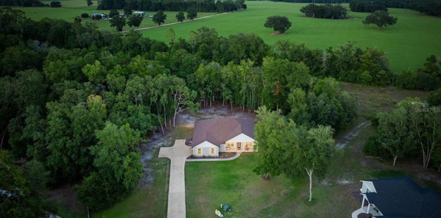 House in High Springs, Florida 4 bedrooms, 195.93 sq.m. № 1734794