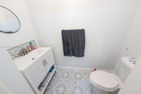 Touwnhouse à louer à Miami, Floride: 2 chambres, 130.62 m2 № 1944871 - photo 4