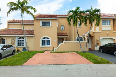 Touwnhouse à louer à Miami, Floride: 2 chambres, 130.62 m2 № 1944871 - photo 1