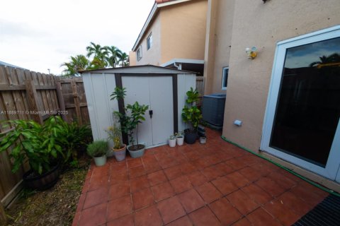 Touwnhouse à louer à Miami, Floride: 2 chambres, 130.62 m2 № 1944871 - photo 21