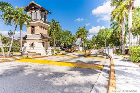 Touwnhouse à louer à Miami, Floride: 2 chambres, 130.62 m2 № 1944871 - photo 23