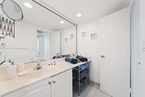 Condominio en venta en Hollywood, Florida, 1 dormitorio, 81.75 m2 № 1859826 - foto 20
