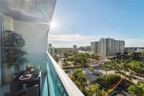 Condominio en venta en Hollywood, Florida, 1 dormitorio, 81.75 m2 № 1859826 - foto 24