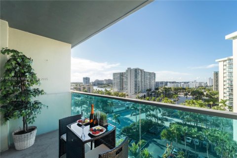 Condominio en venta en Hollywood, Florida, 1 dormitorio, 81.75 m2 № 1859826 - foto 5
